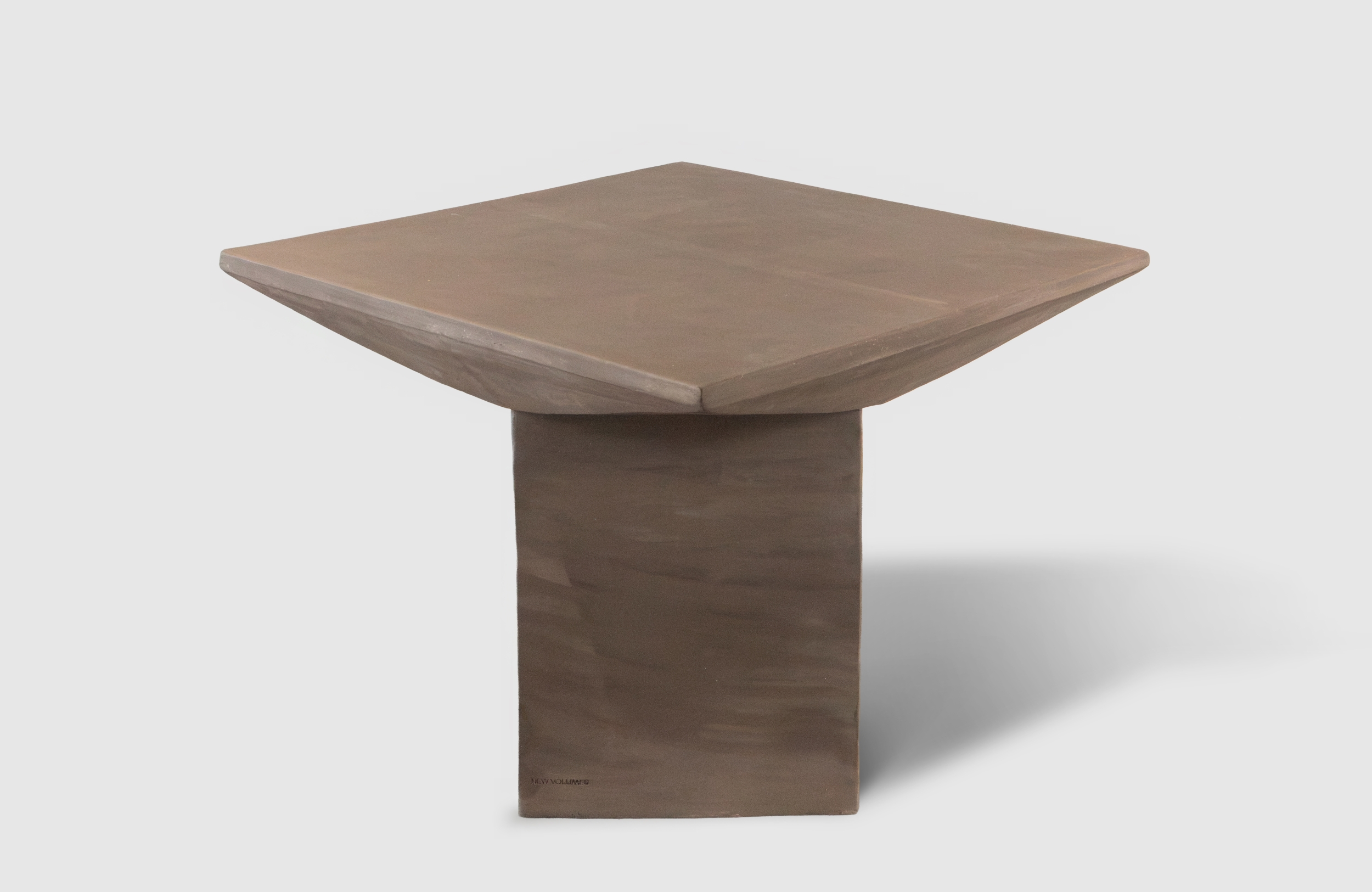 Pitcher_Table_Marrone thumb.jpg