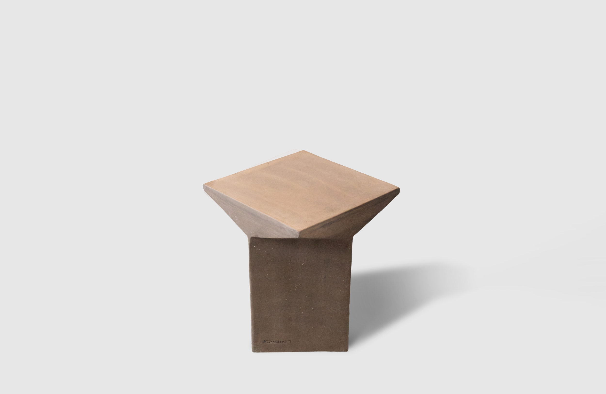 Pitcher_Stool_Marrone thumb.jpg